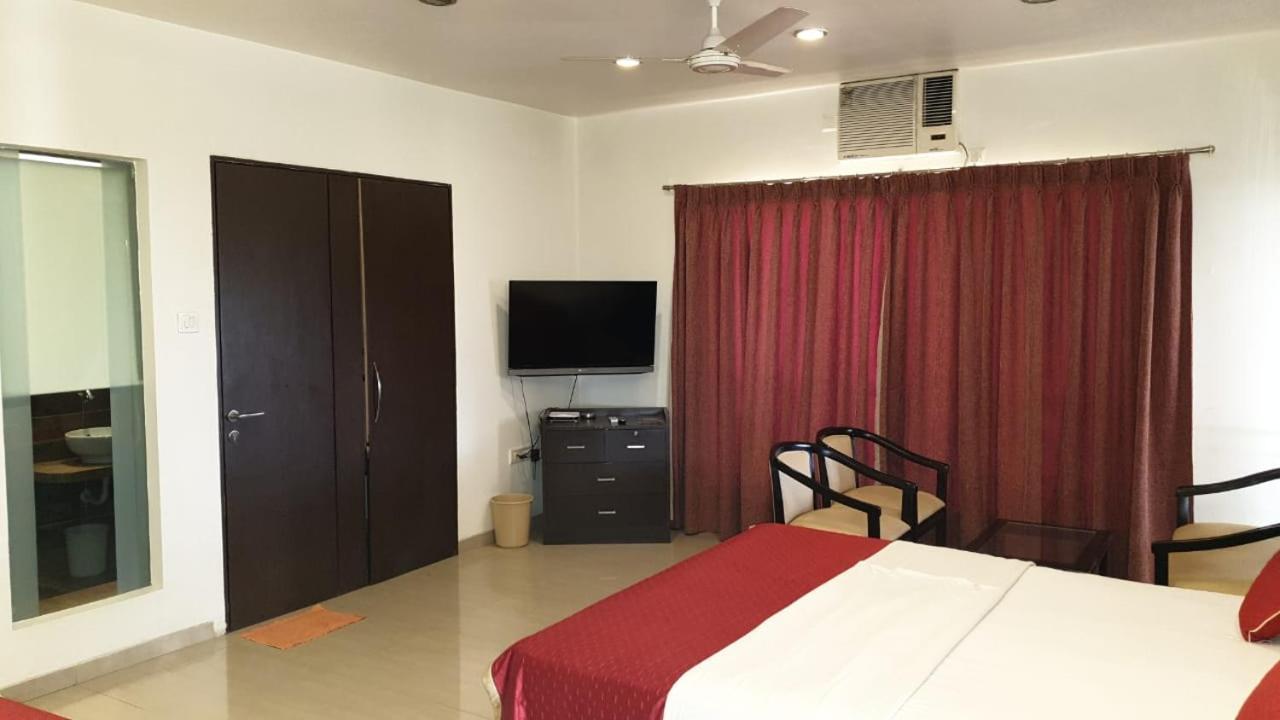 Resort Silver Hills Лонавала Екстериор снимка