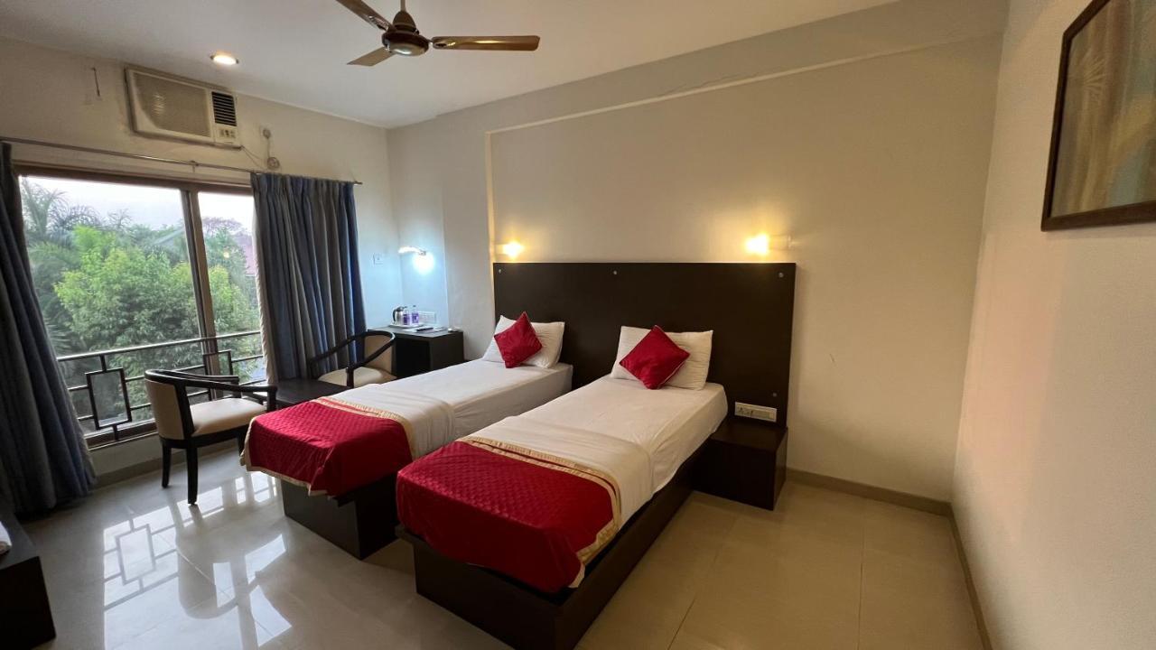 Resort Silver Hills Лонавала Екстериор снимка