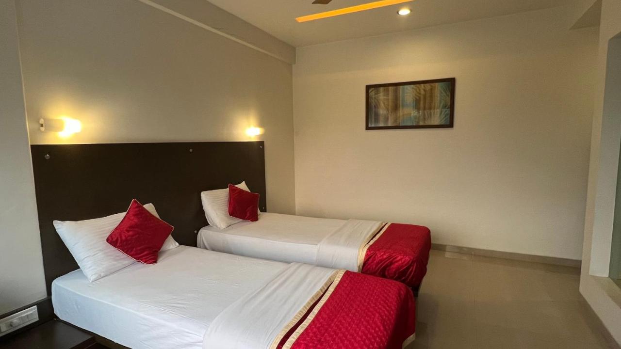 Resort Silver Hills Лонавала Екстериор снимка