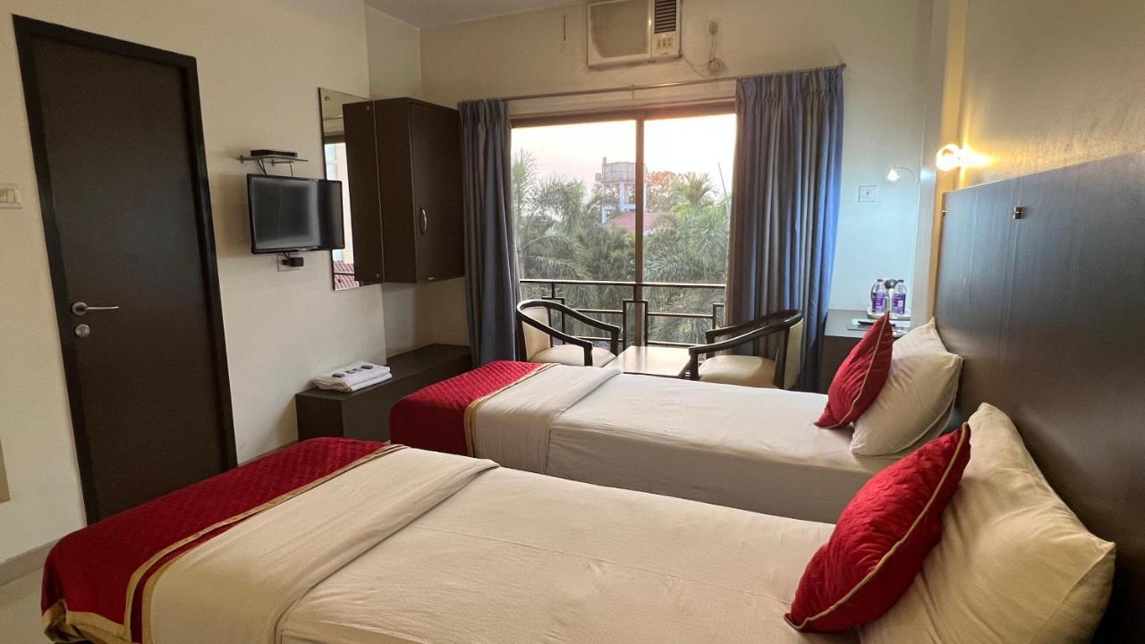 Resort Silver Hills Лонавала Екстериор снимка
