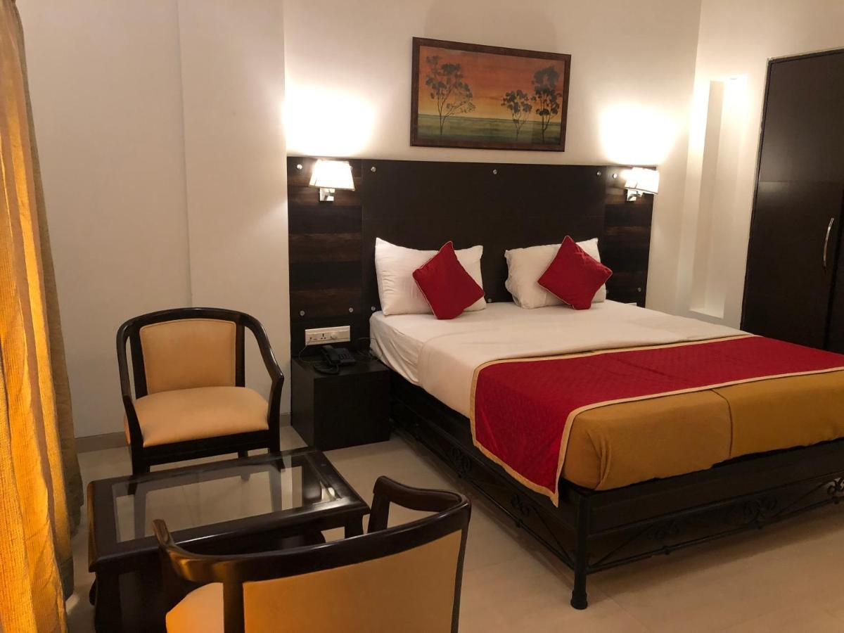 Resort Silver Hills Лонавала Екстериор снимка