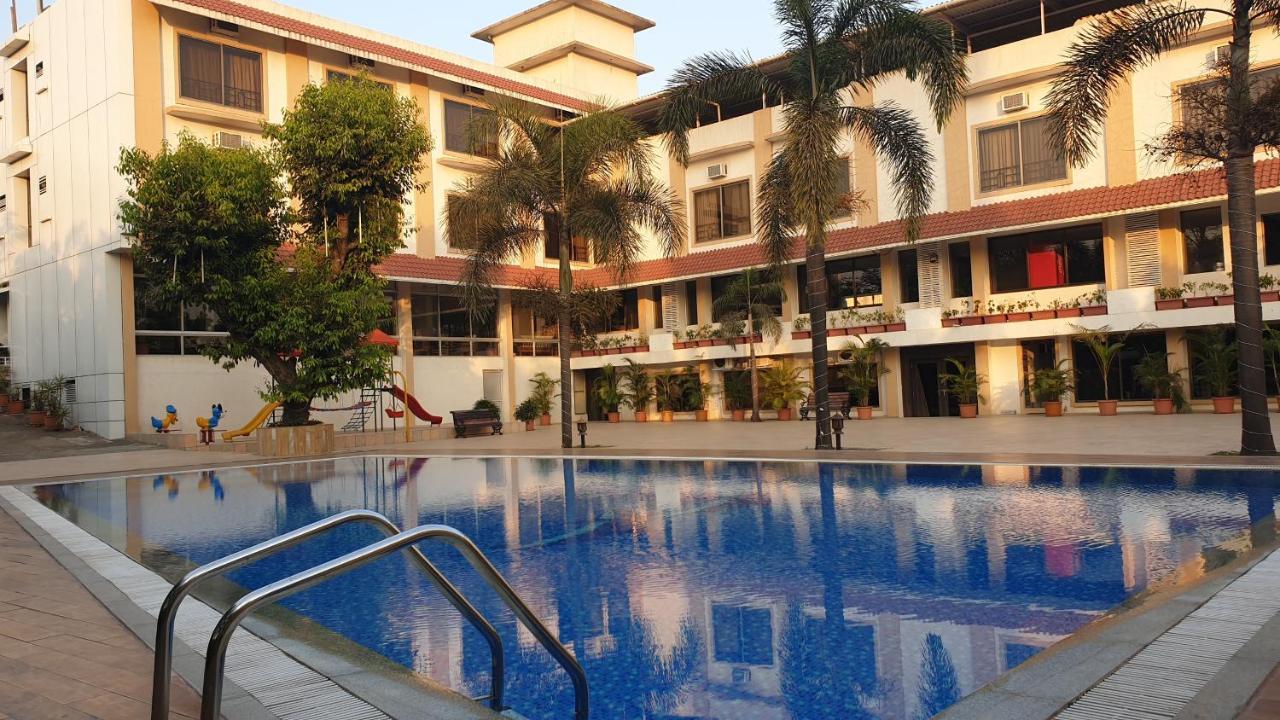 Resort Silver Hills Лонавала Екстериор снимка