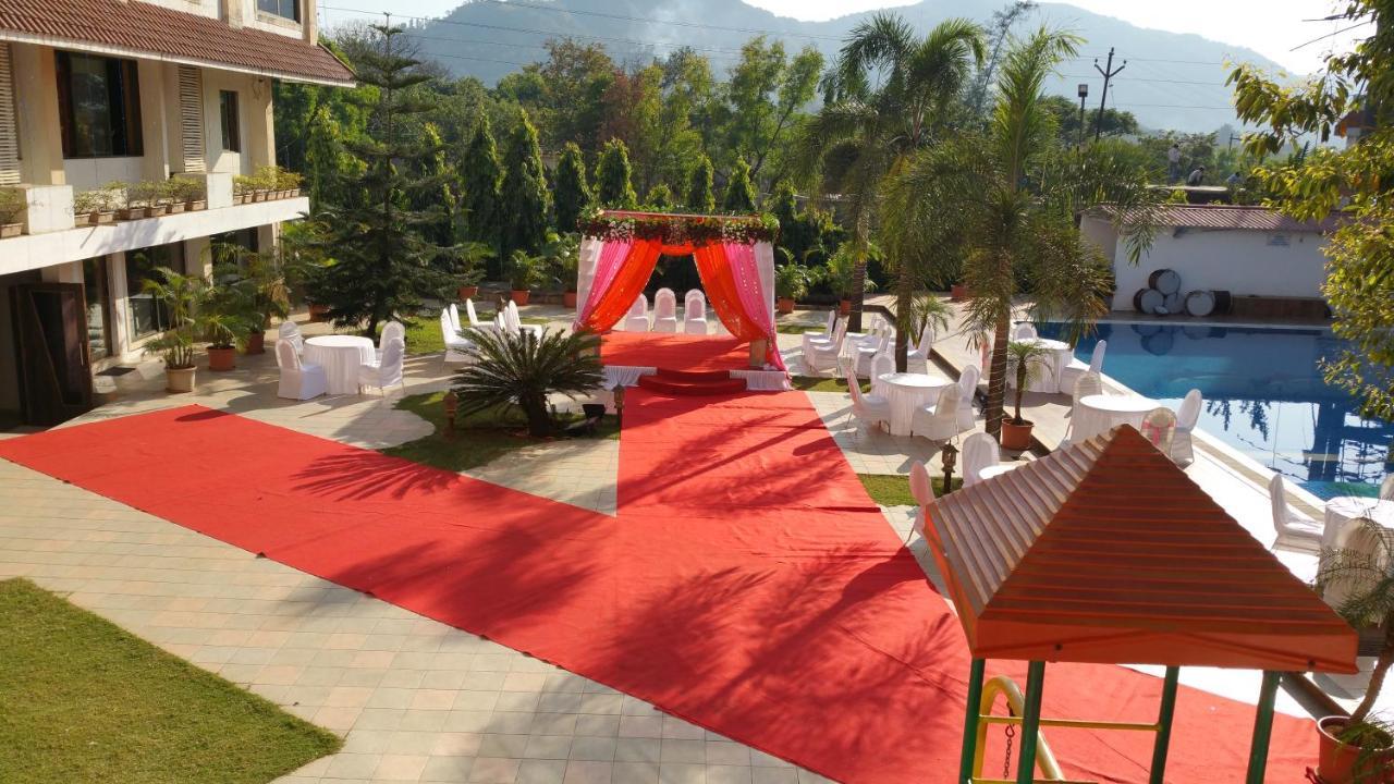 Resort Silver Hills Лонавала Екстериор снимка